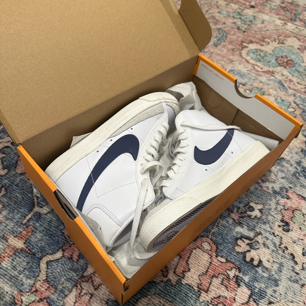 New Womens Nike Blazer Mid '77